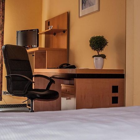 Plaza Suites Ruesselsheim Ngoại thất bức ảnh