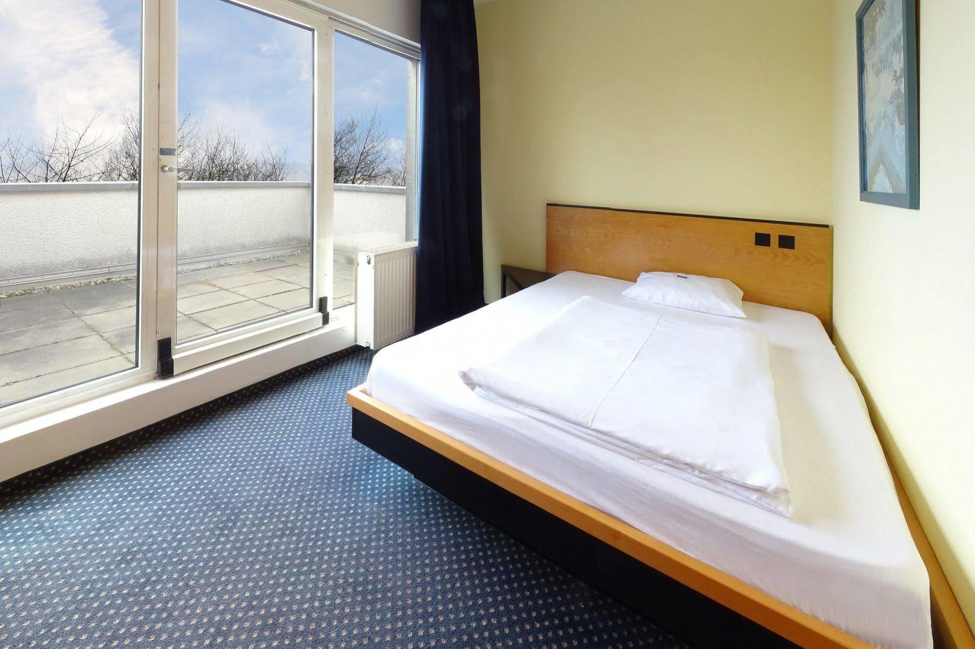 Plaza Suites Ruesselsheim Ngoại thất bức ảnh