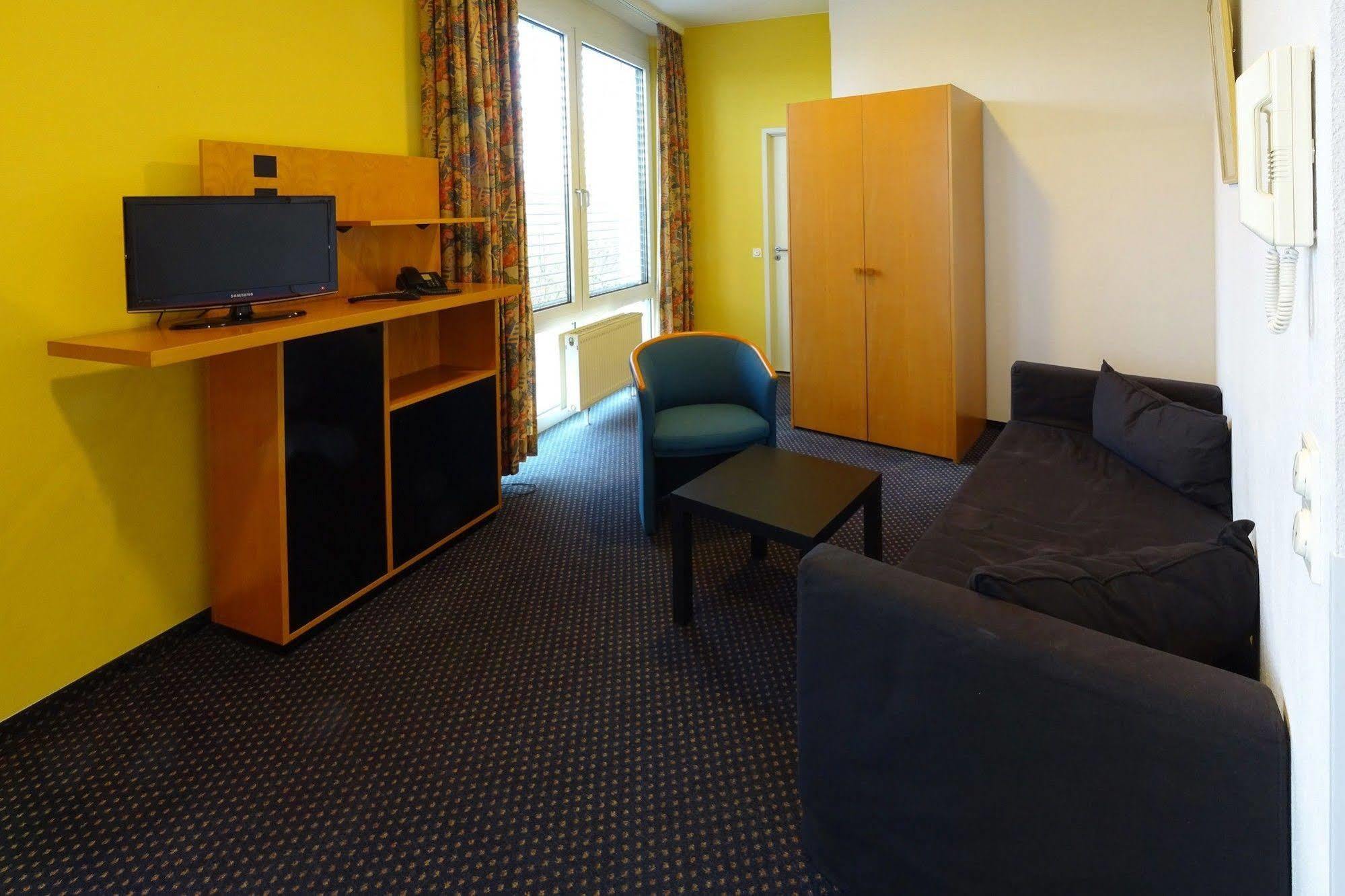 Plaza Suites Ruesselsheim Ngoại thất bức ảnh